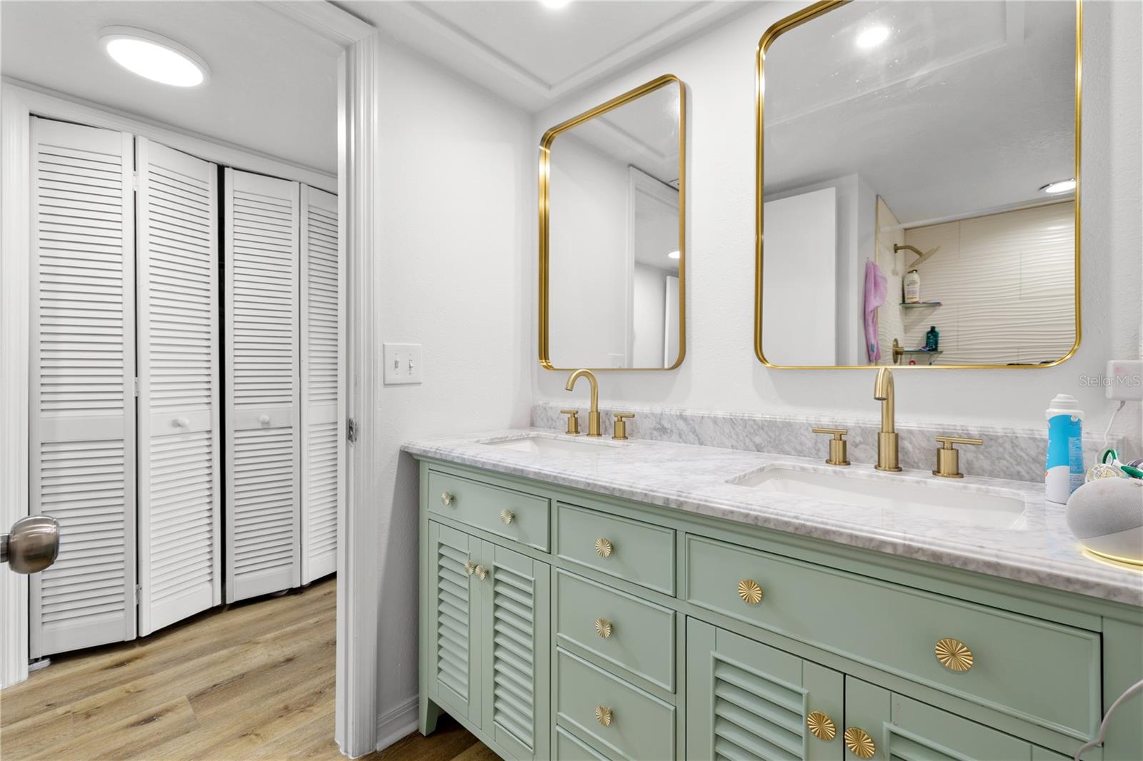 Image 31 of 56 For 9472 Tara Cay Court 2