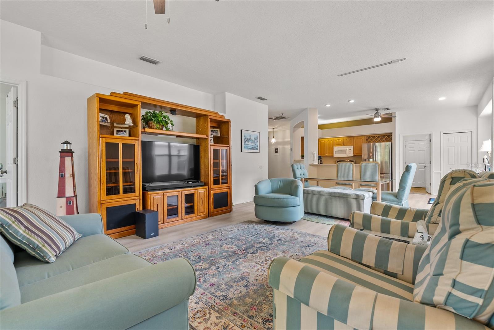 Listing photo id 8 for 4500 Golf Club Lane