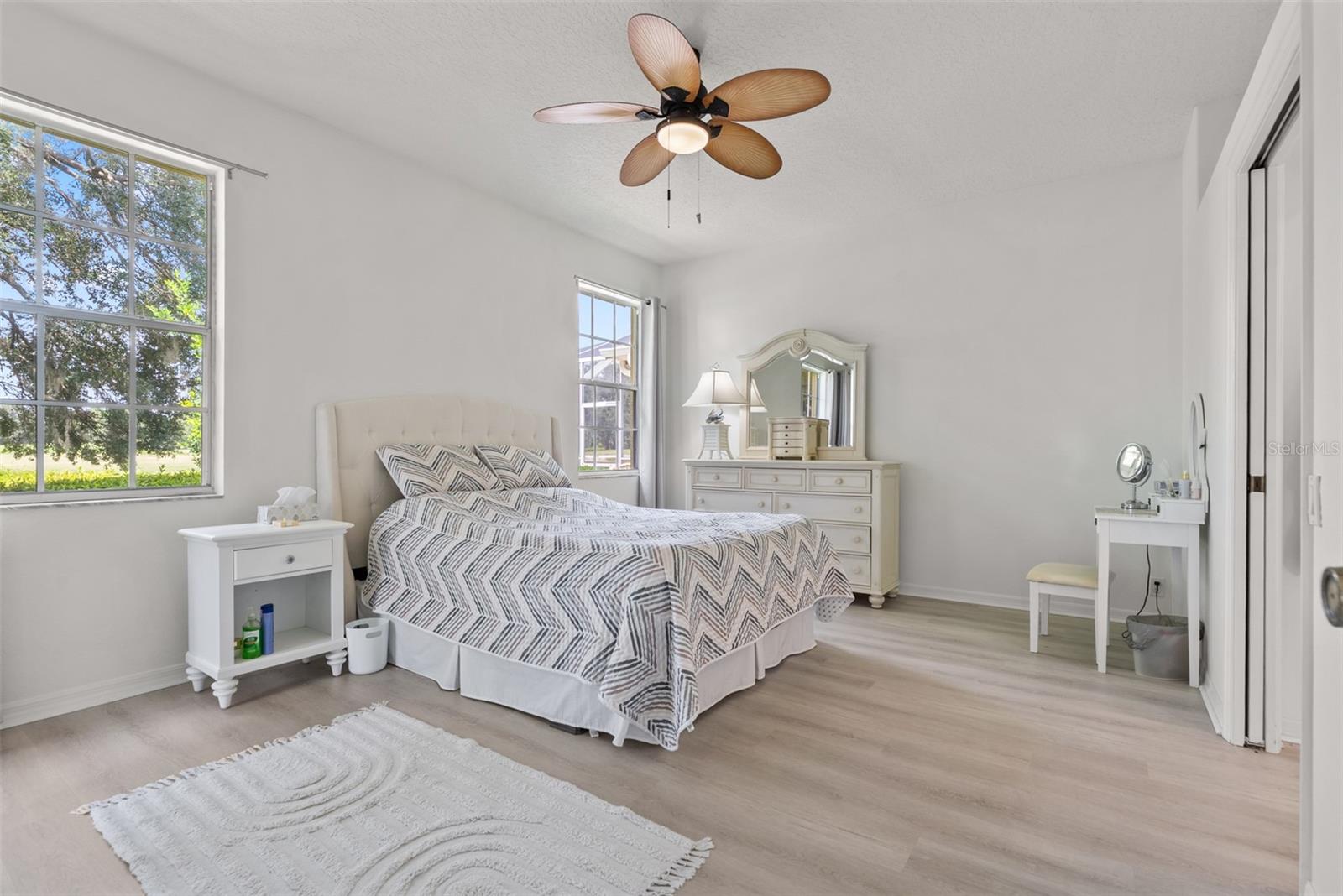 Listing photo id 14 for 4500 Golf Club Lane