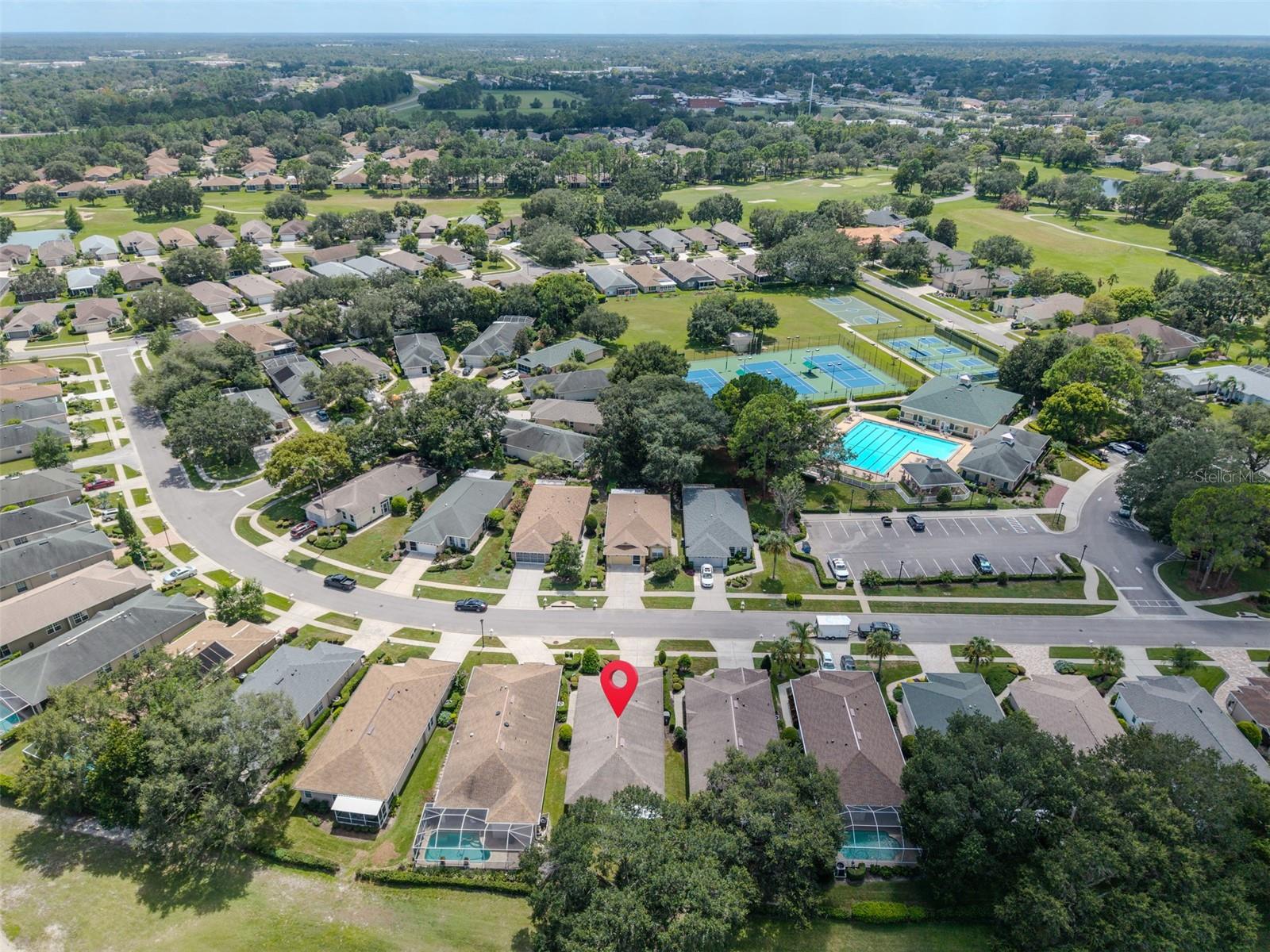 Listing photo id 32 for 4500 Golf Club Lane