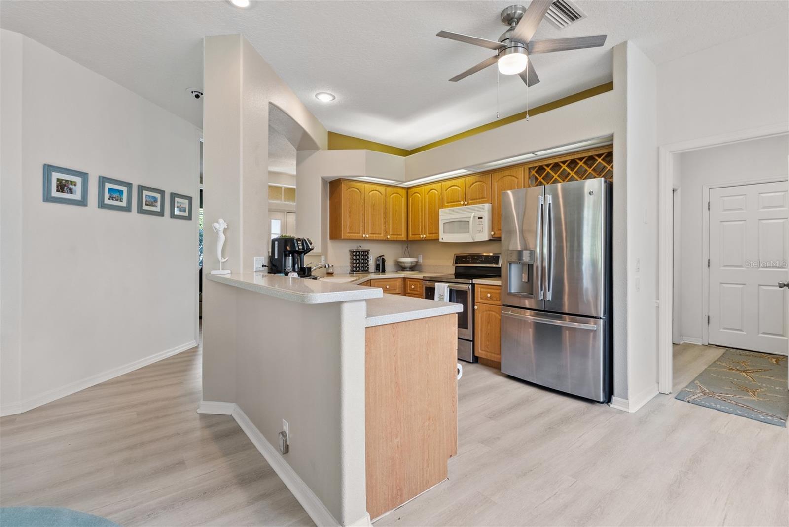 Listing photo id 5 for 4500 Golf Club Lane