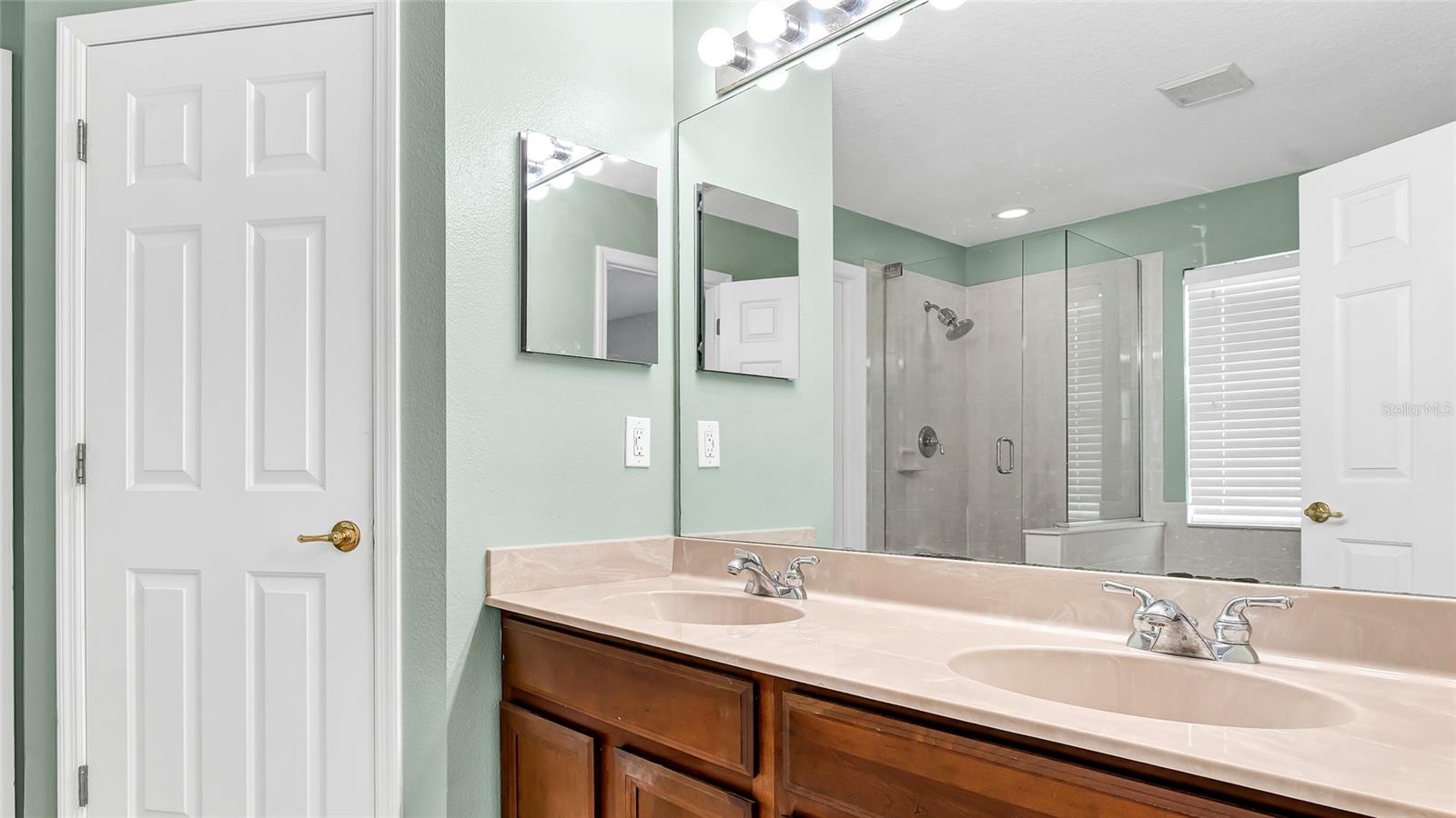 Image 18 of 44 For 10213 Dolce Vista Drive Ne