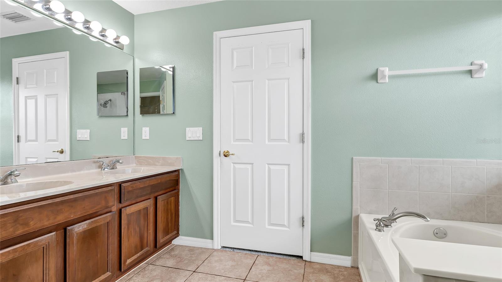 Image 21 of 44 For 10213 Dolce Vista Drive Ne