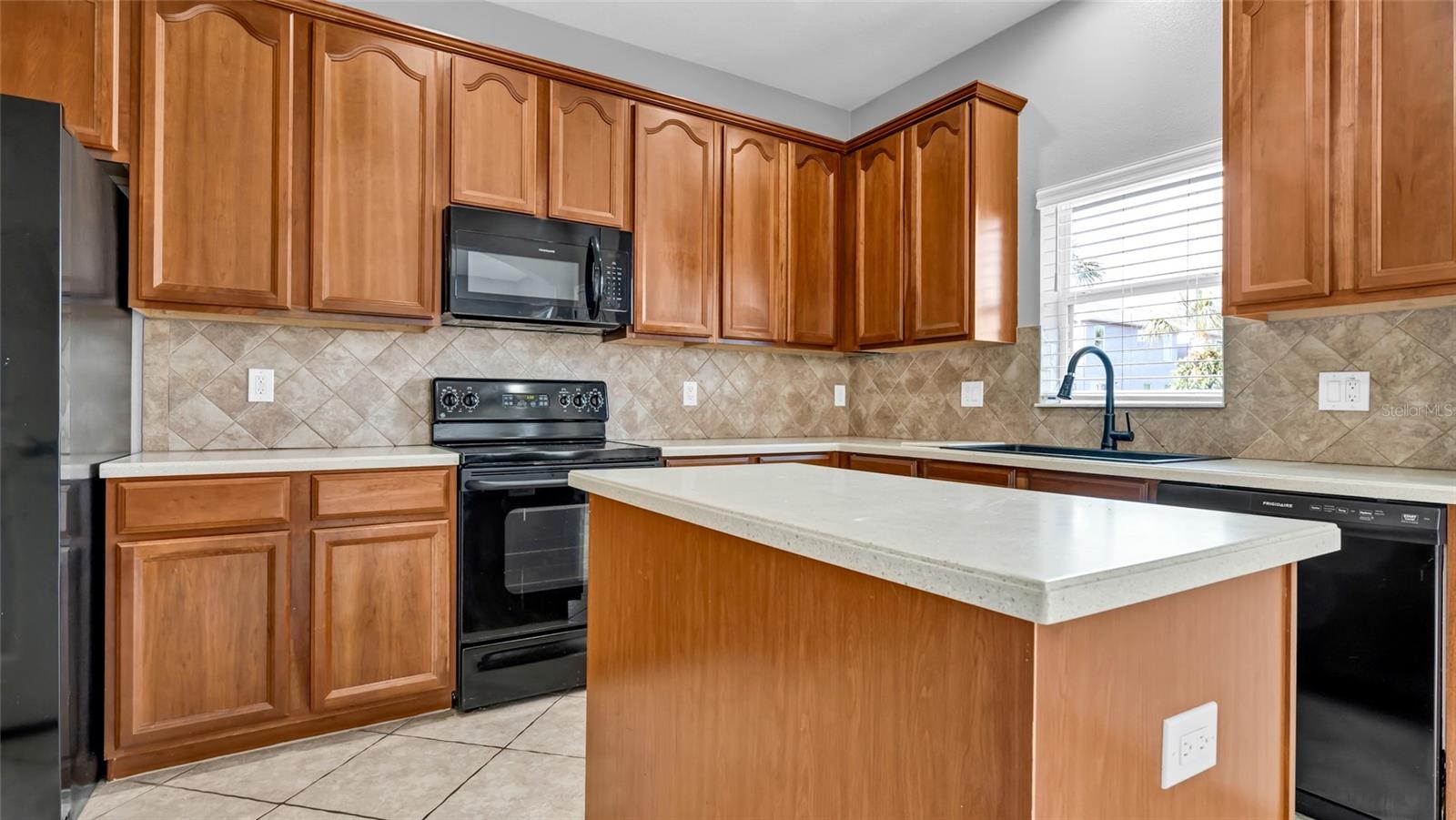 Image 7 of 44 For 10213 Dolce Vista Drive Ne