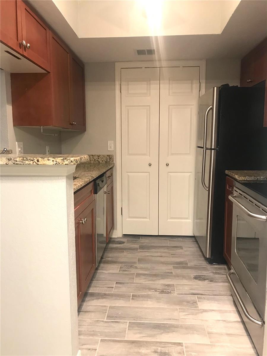 Image 6 of 17 For 10200 Gandy Boulevard N 409