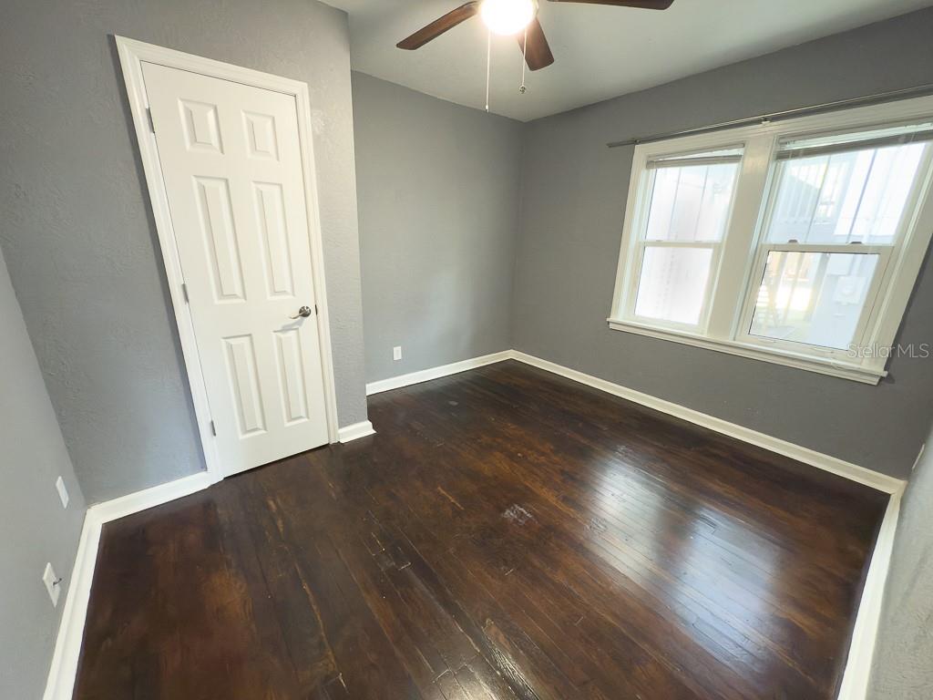 Image 11 of 47 For 2434 9th Avenue N