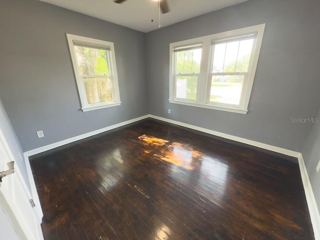 Image 16 of 47 For 2434 9th Avenue N
