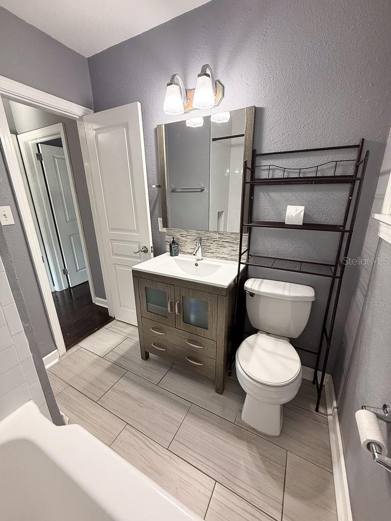 Image 18 of 47 For 2434 9th Avenue N