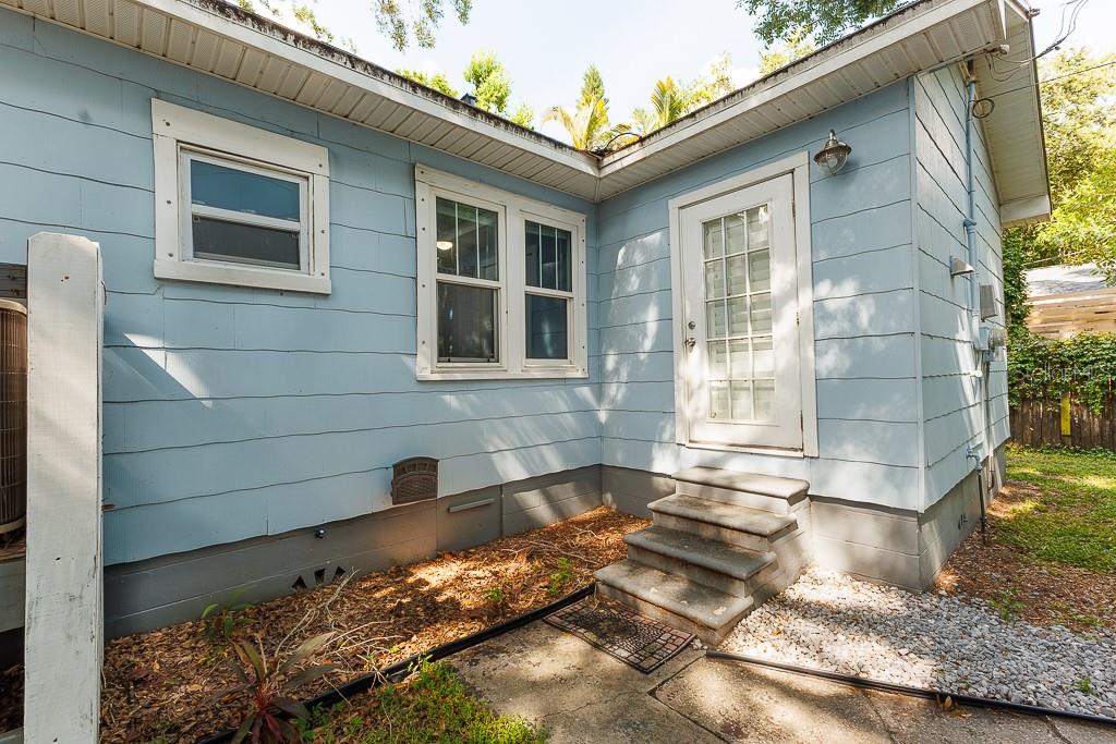Image 21 of 47 For 2434 9th Avenue N