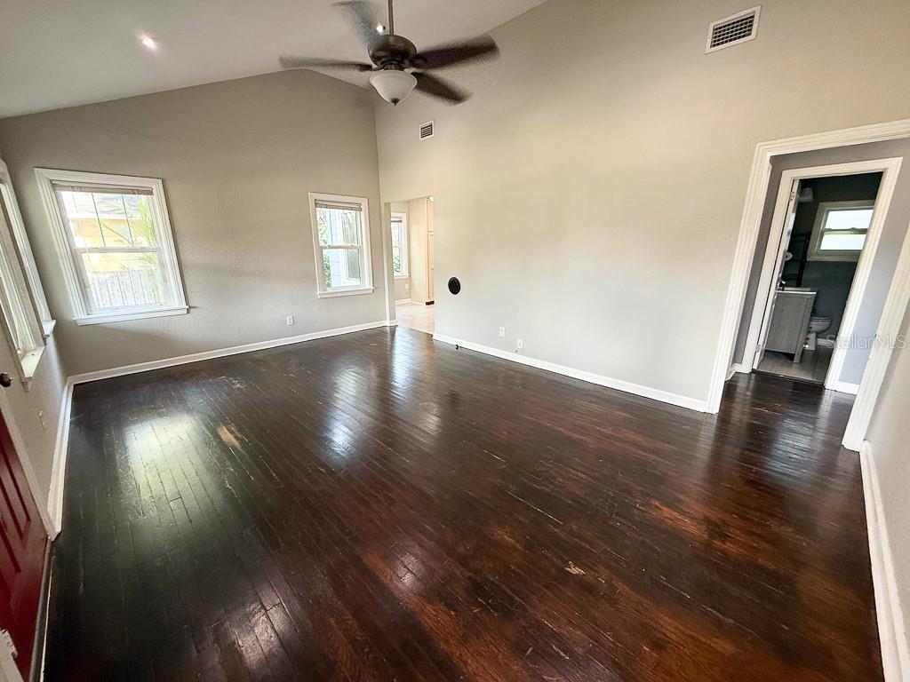 Image 3 of 47 For 2434 9th Avenue N