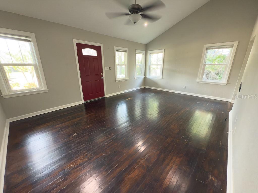 Image 4 of 47 For 2434 9th Avenue N