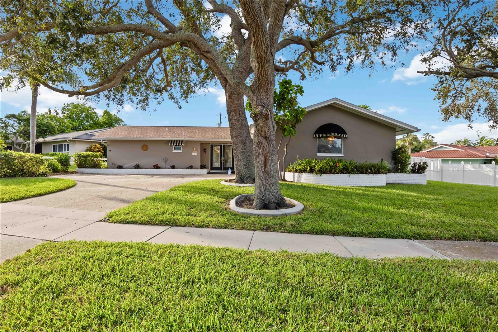 Details for 14039 Leeward Drive, SEMINOLE, FL 33776