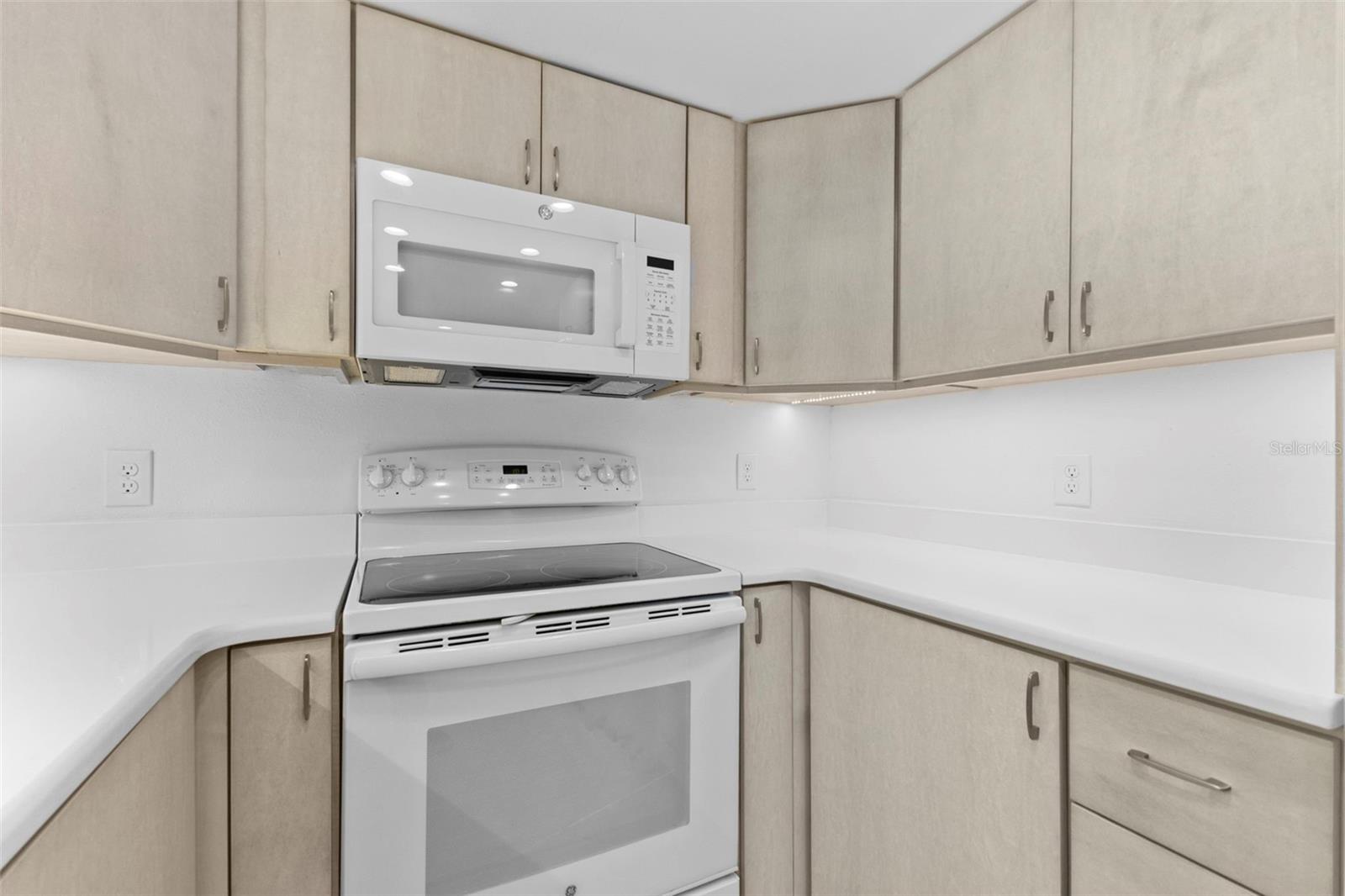 Image 10 of 35 For 3010 Grovewood Court D
