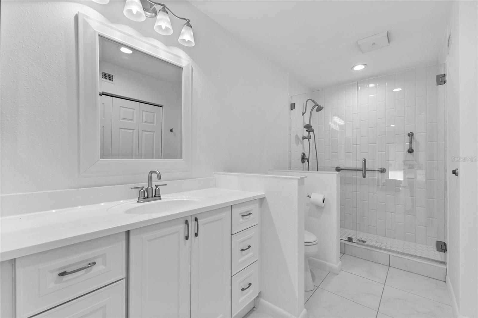 Image 17 of 35 For 3010 Grovewood Court D