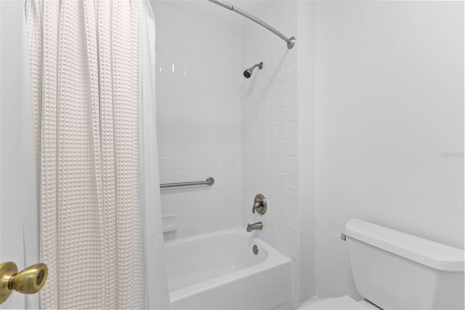 Image 21 of 35 For 3010 Grovewood Court D