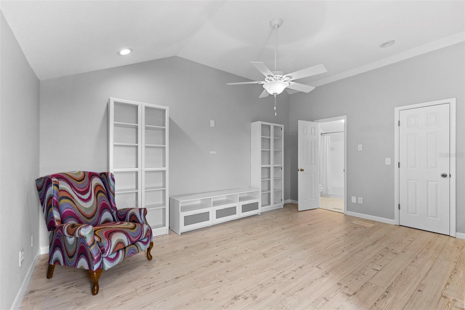 Image 22 of 35 For 3010 Grovewood Court D