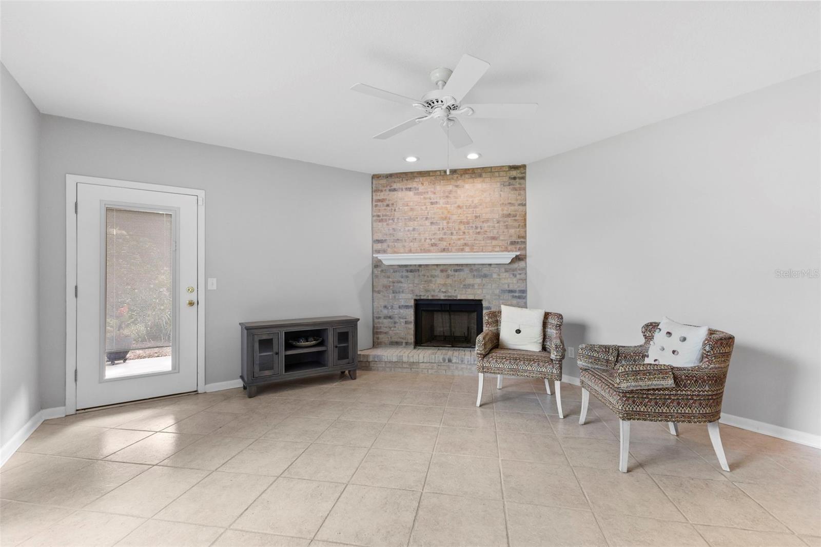 Image 5 of 35 For 3010 Grovewood Court D