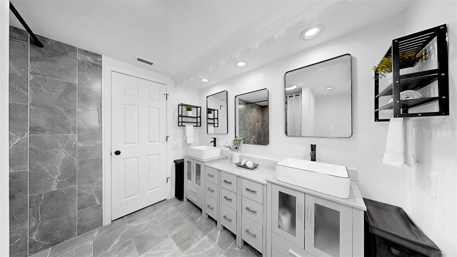Image 10 of 14 For 829 Riverside Drive