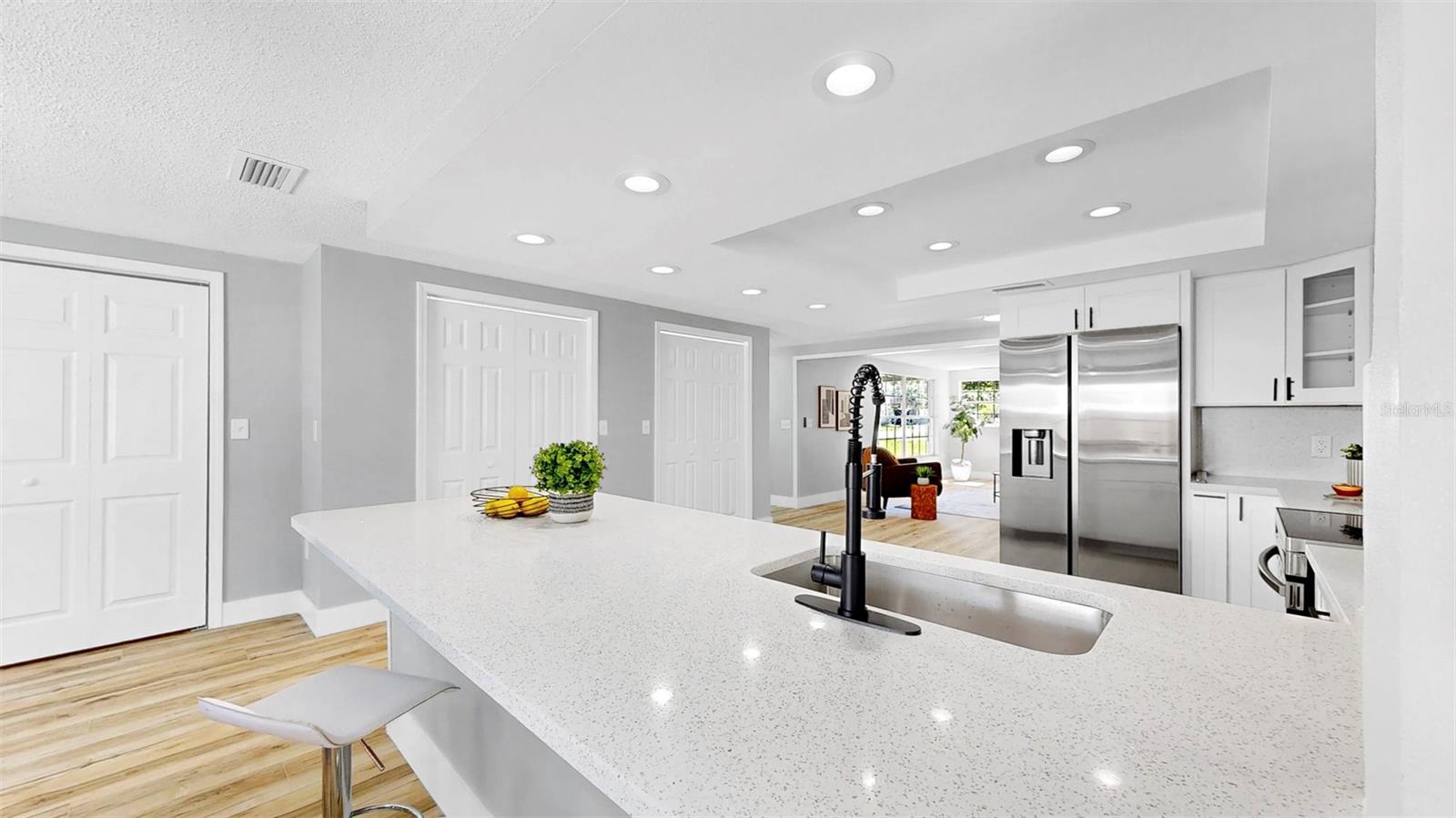 Image 6 of 14 For 829 Riverside Drive