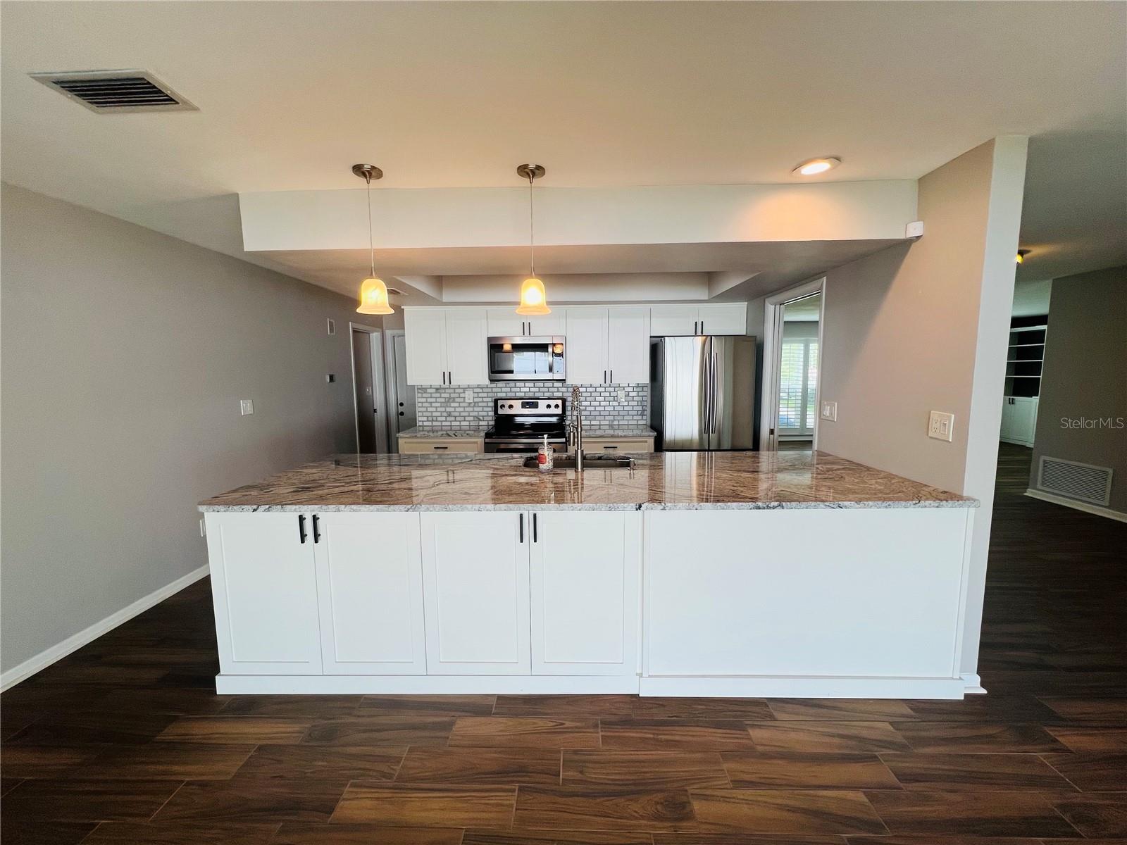 Image 10 of 70 For 14665 Crown Drive