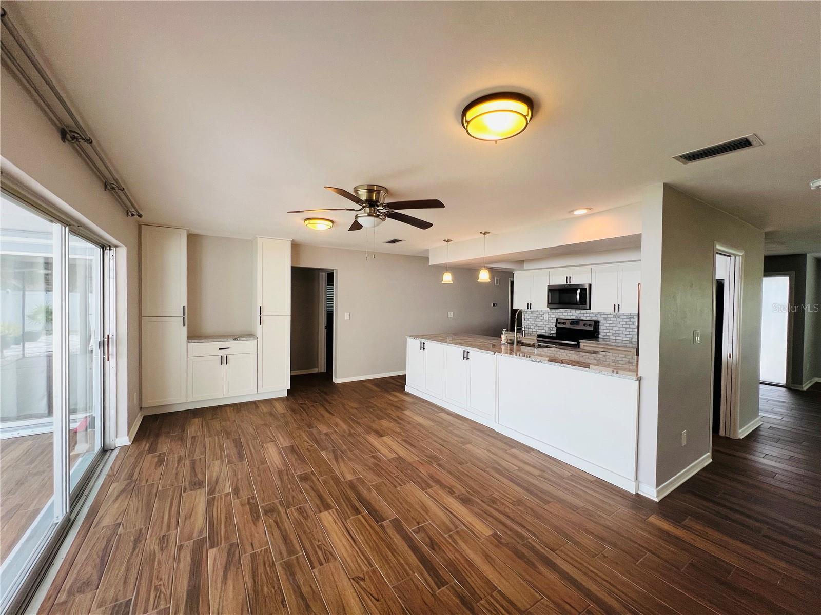 Image 12 of 70 For 14665 Crown Drive