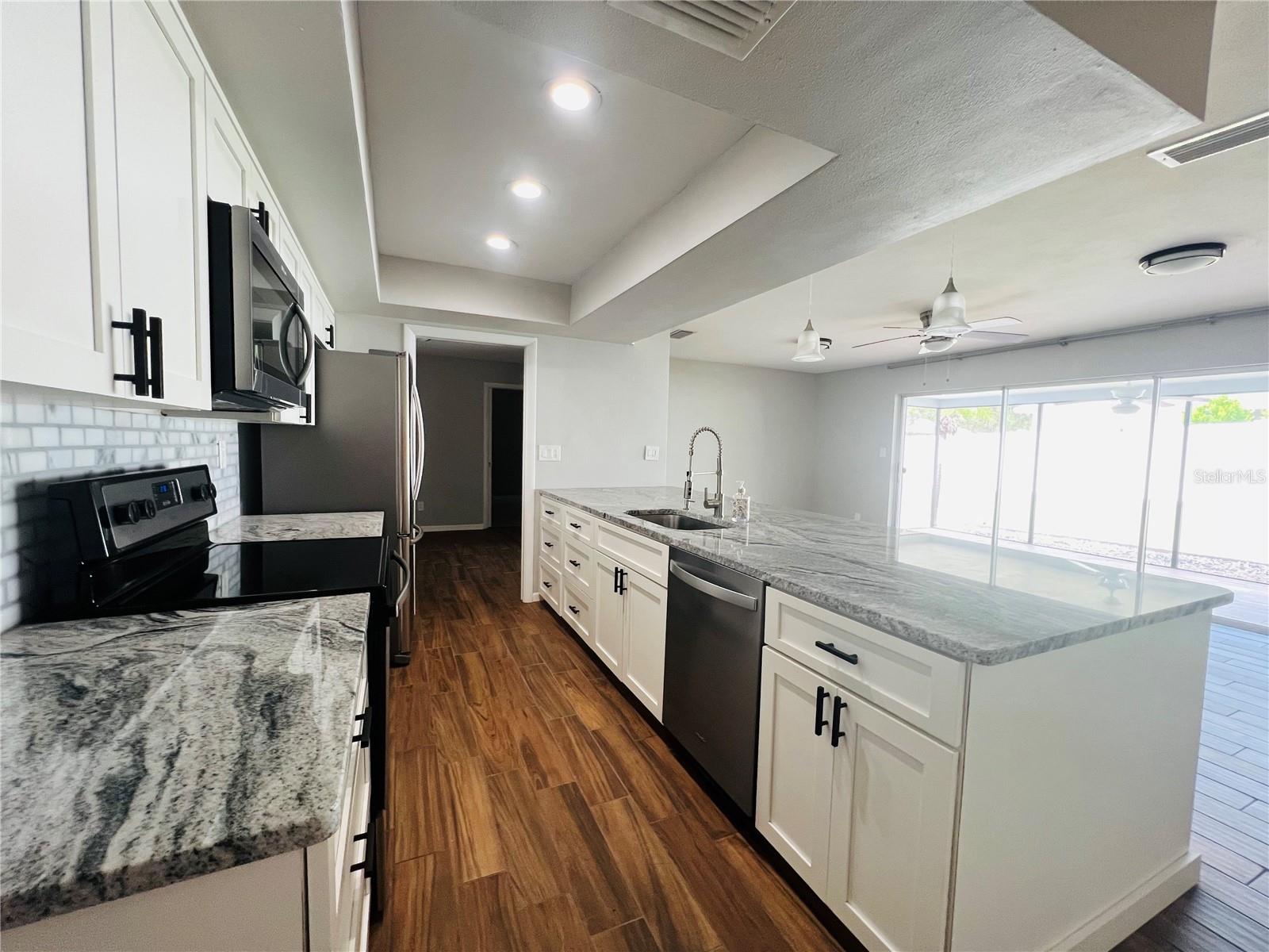 Image 7 of 70 For 14665 Crown Drive