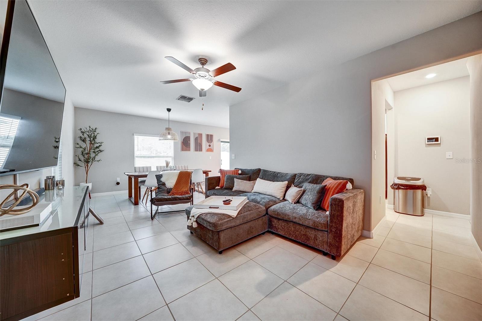 Image 3 of 35 For 7225 Spring Snowflake Avenue