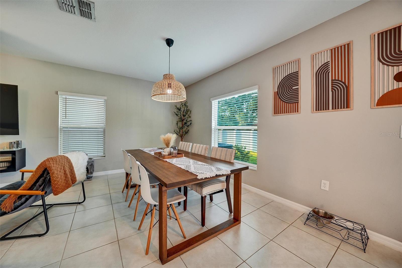 Image 6 of 35 For 7225 Spring Snowflake Avenue