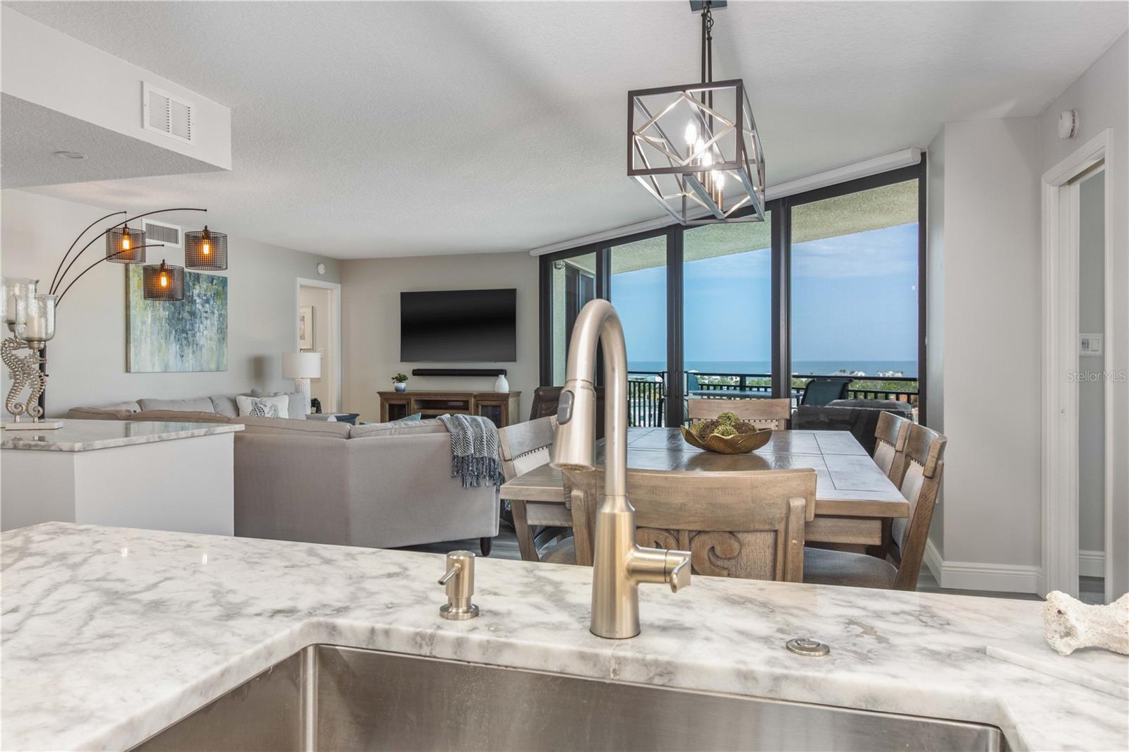 Image 12 of 43 For 690 Island Way 1005