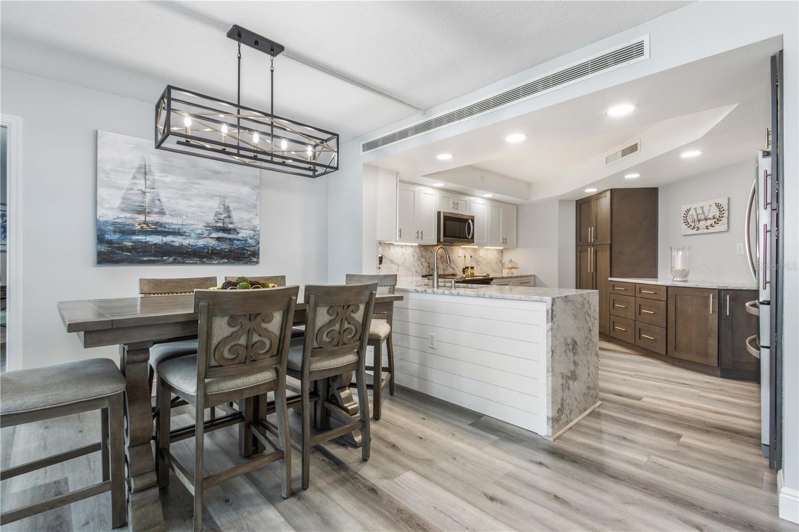 Image 13 of 43 For 690 Island Way 1005