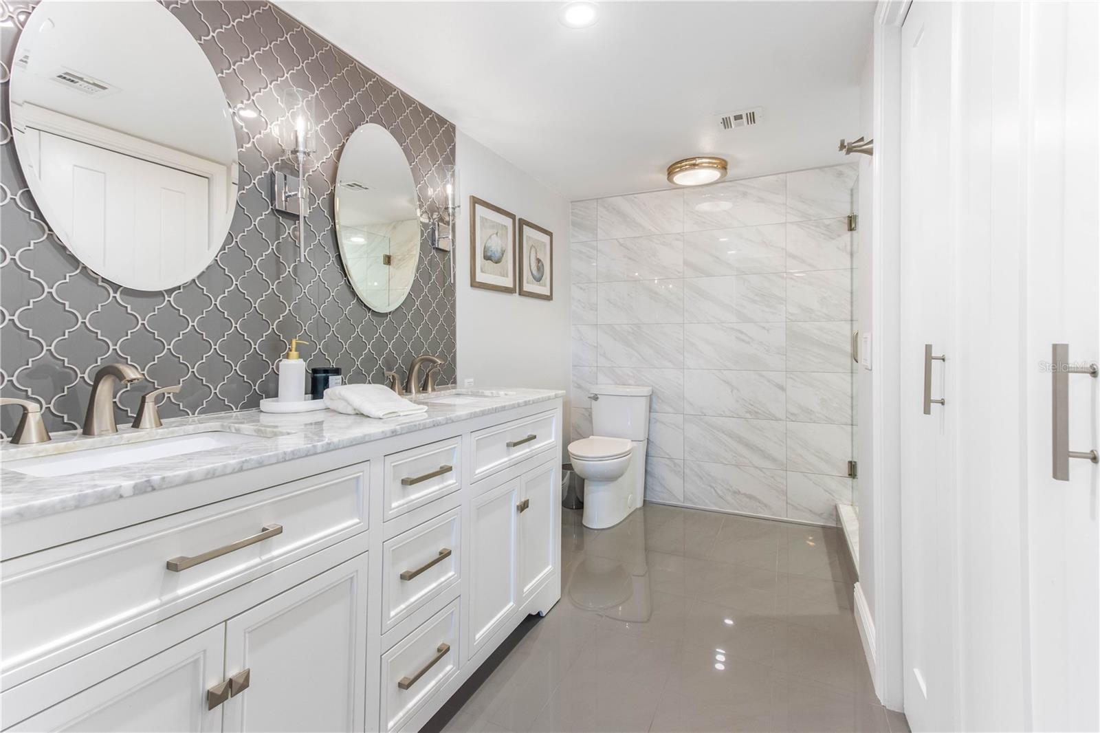 Image 17 of 43 For 690 Island Way 1005