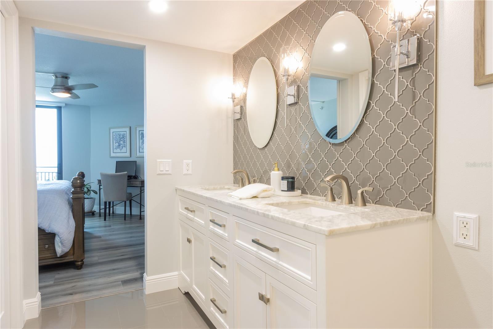 Image 19 of 43 For 690 Island Way 1005