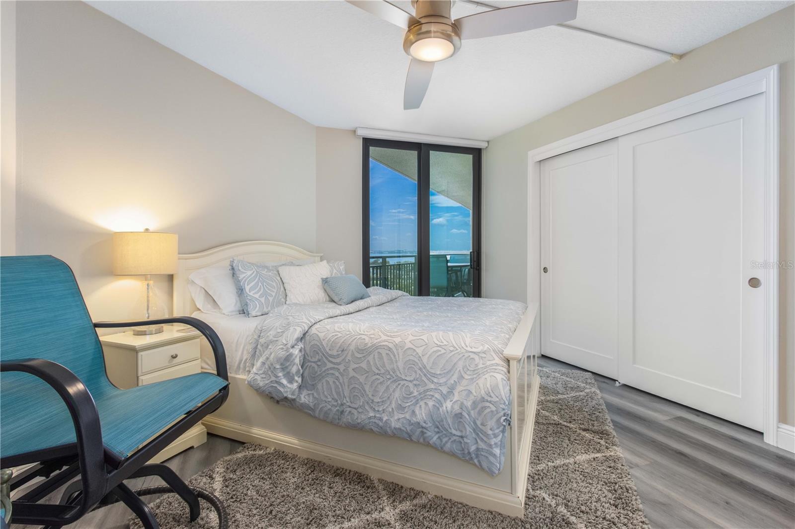 Image 23 of 43 For 690 Island Way 1005