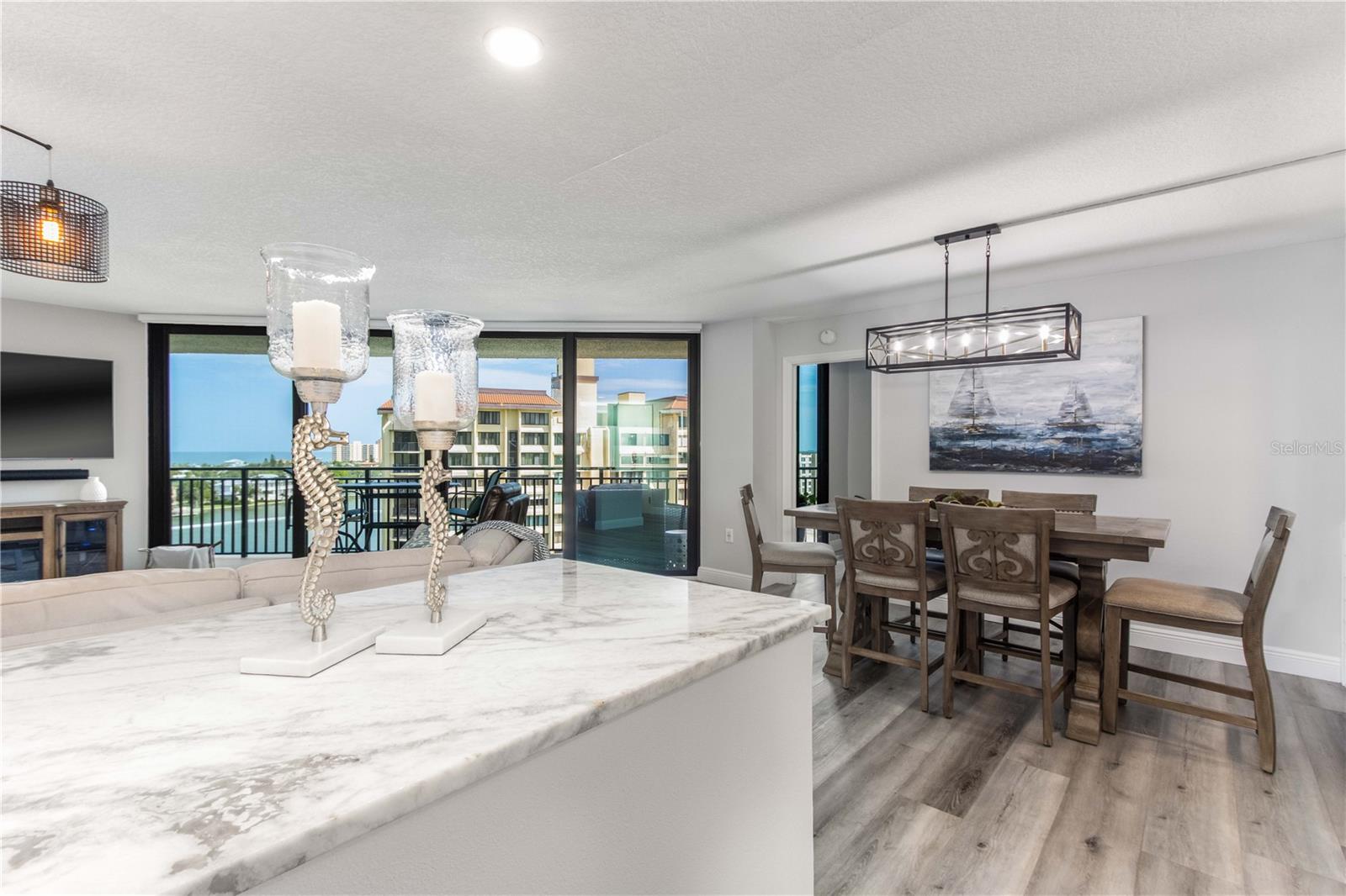 Image 4 of 43 For 690 Island Way 1005