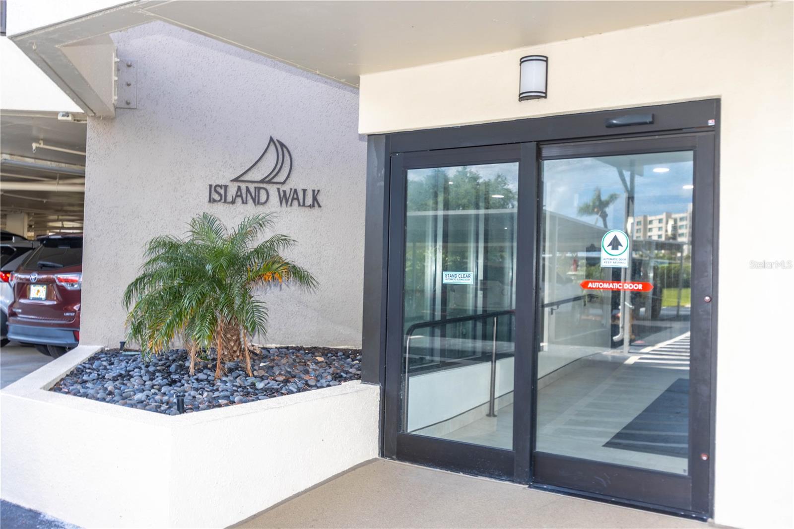 Image 40 of 43 For 690 Island Way 1005