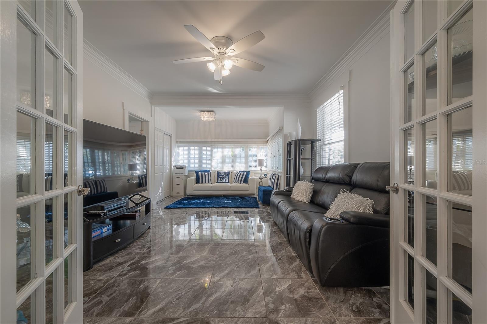 Image 16 of 41 For 2921 El Prado Boulevard