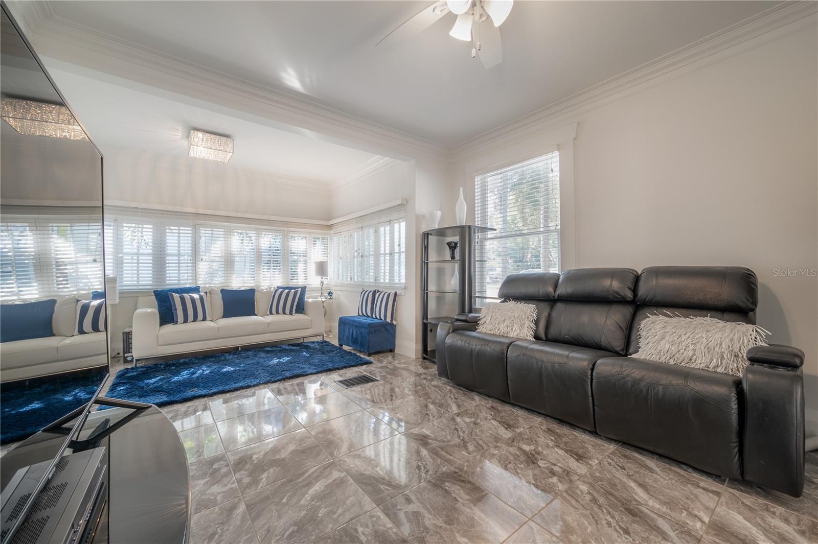 Image 17 of 41 For 2921 El Prado Boulevard