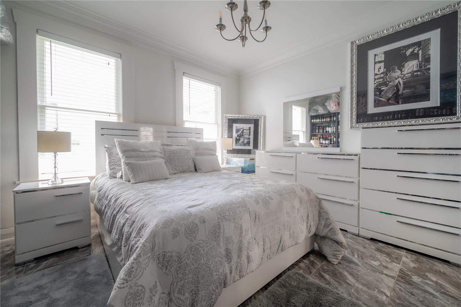 Image 18 of 41 For 2921 El Prado Boulevard
