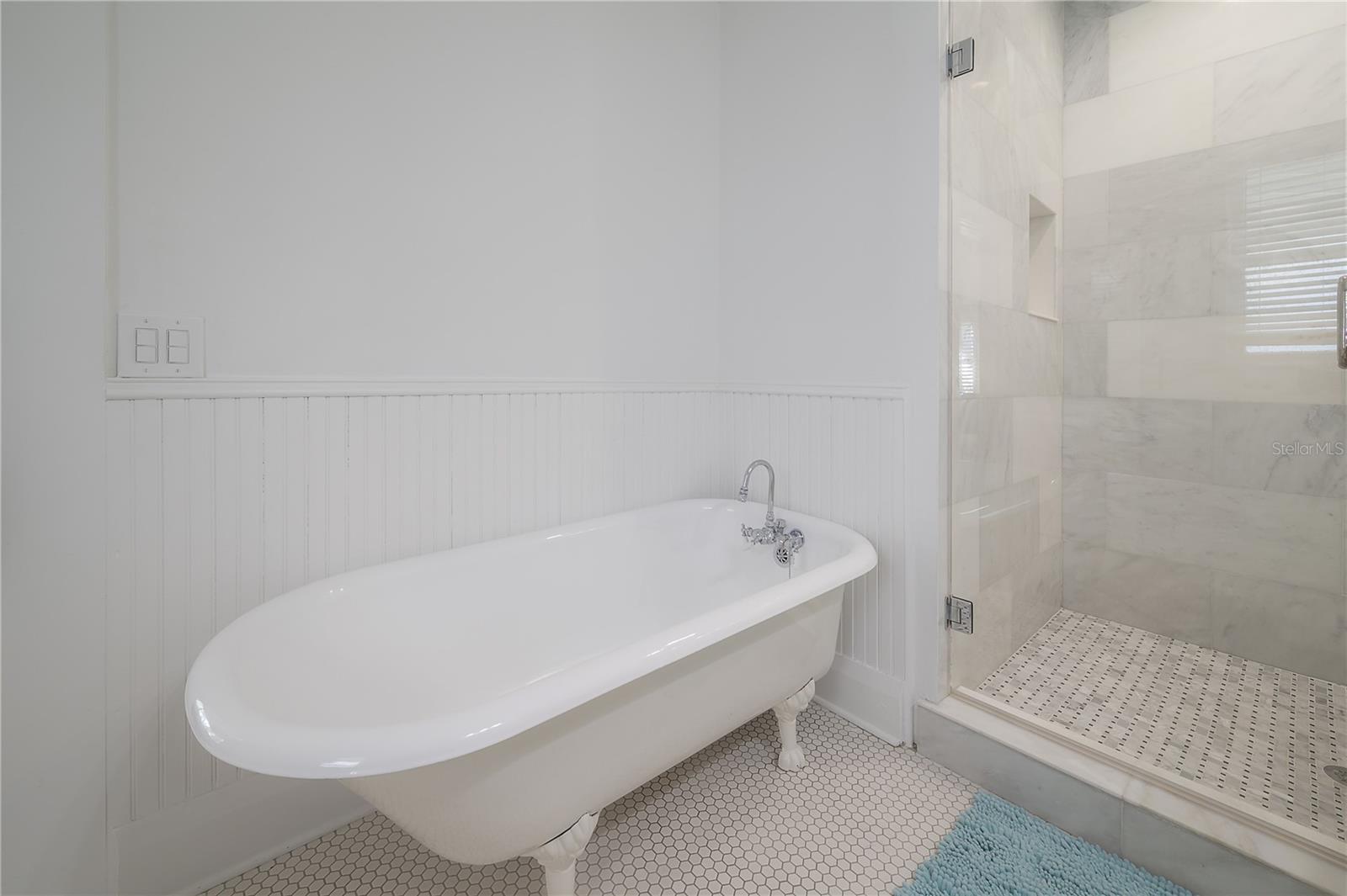 Image 20 of 41 For 2921 El Prado Boulevard