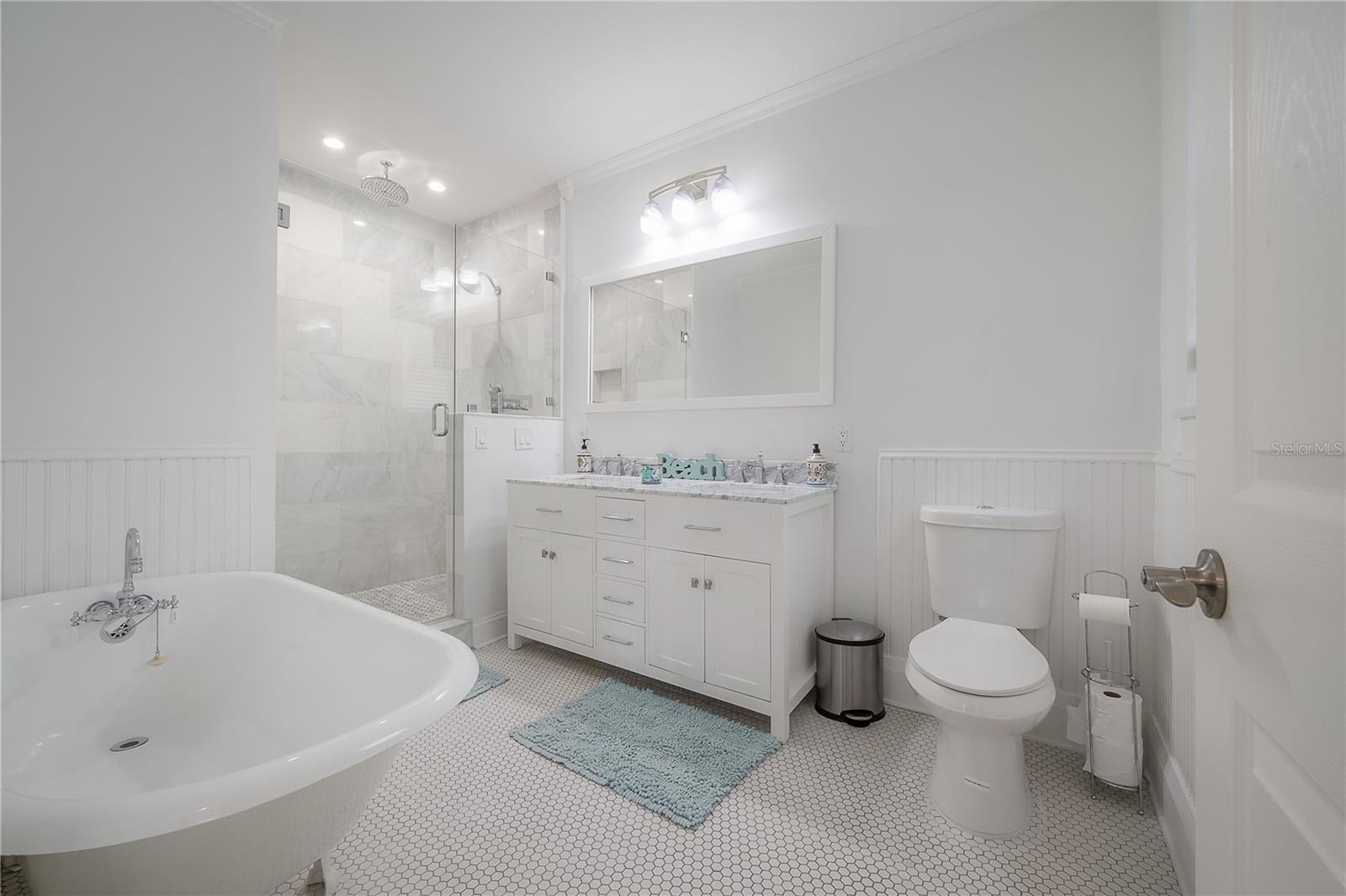 Image 21 of 41 For 2921 El Prado Boulevard