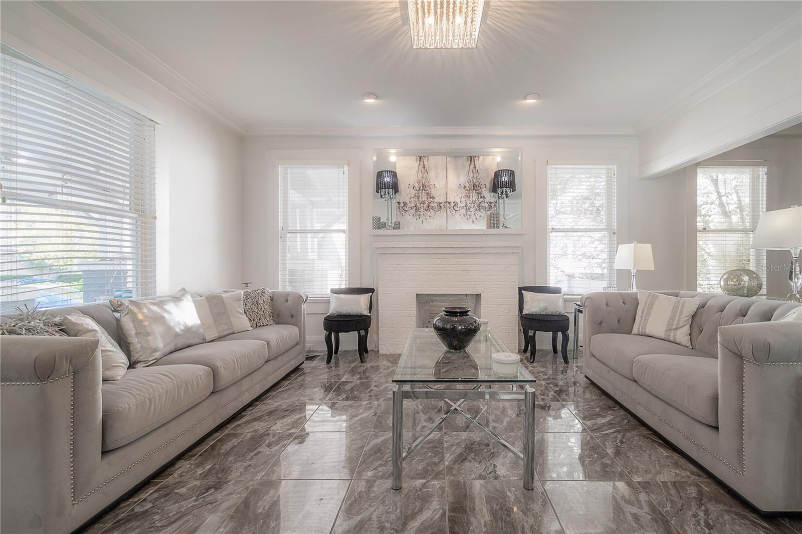 Image 6 of 41 For 2921 El Prado Boulevard