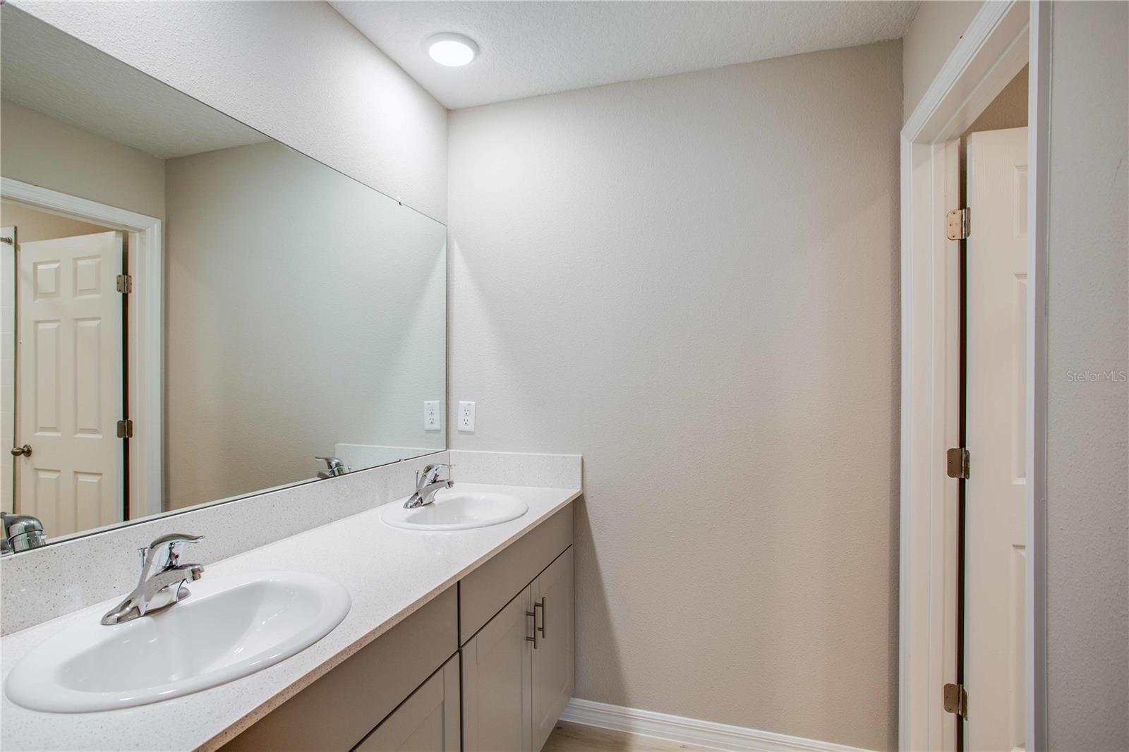 Image 12 of 14 For 4281 River Beacon Boulevard