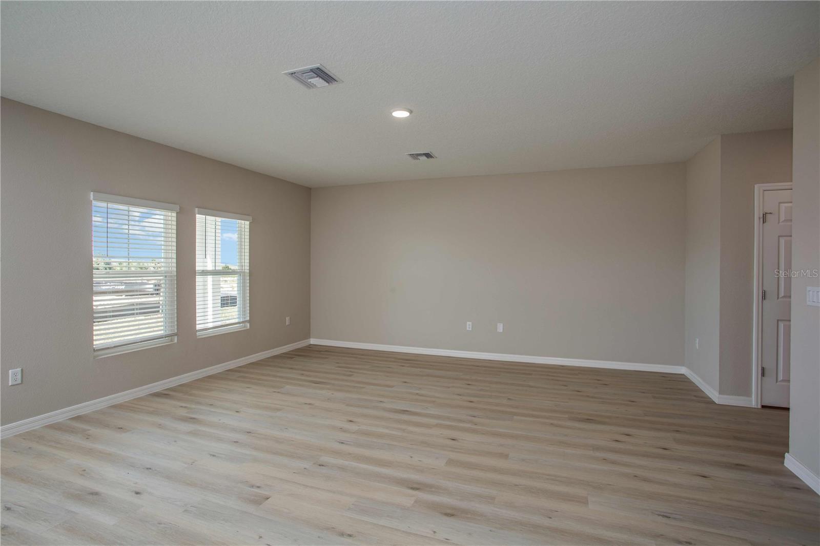 Image 8 of 14 For 4281 River Beacon Boulevard