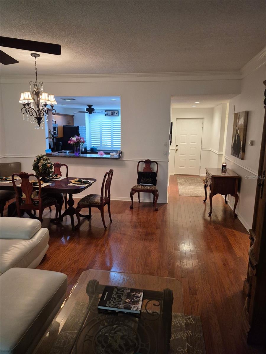 Image 3 of 12 For 3028 Red Oak Court 102
