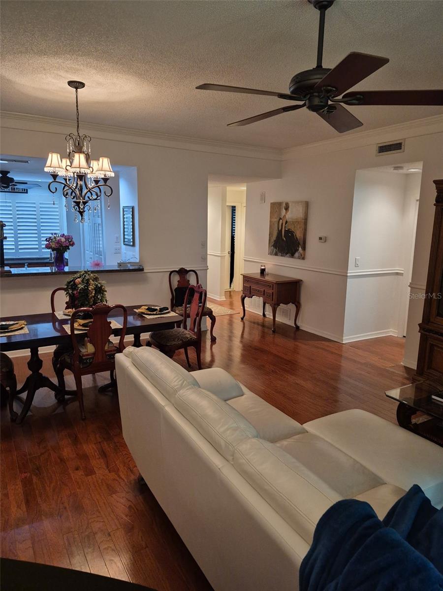 Image 4 of 12 For 3028 Red Oak Court 102