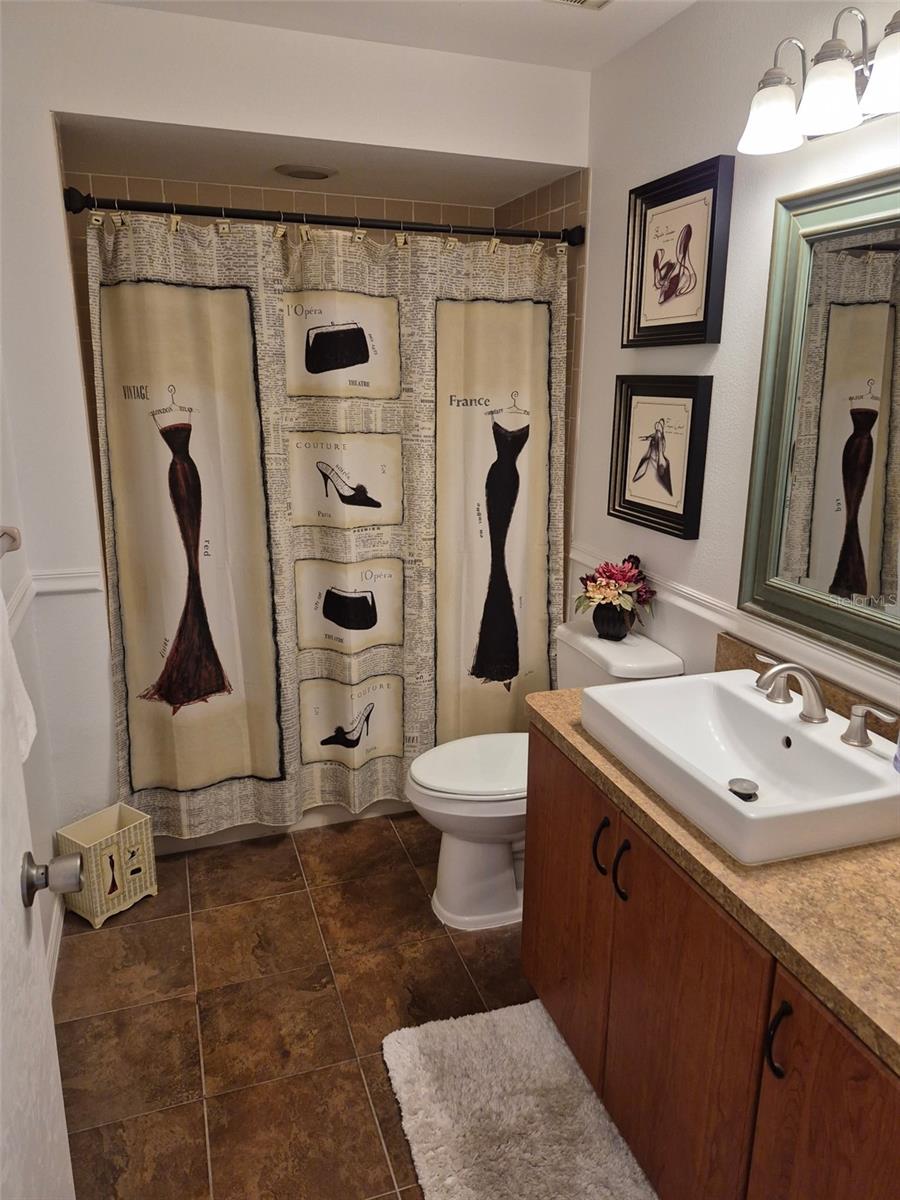 Image 6 of 12 For 3028 Red Oak Court 102