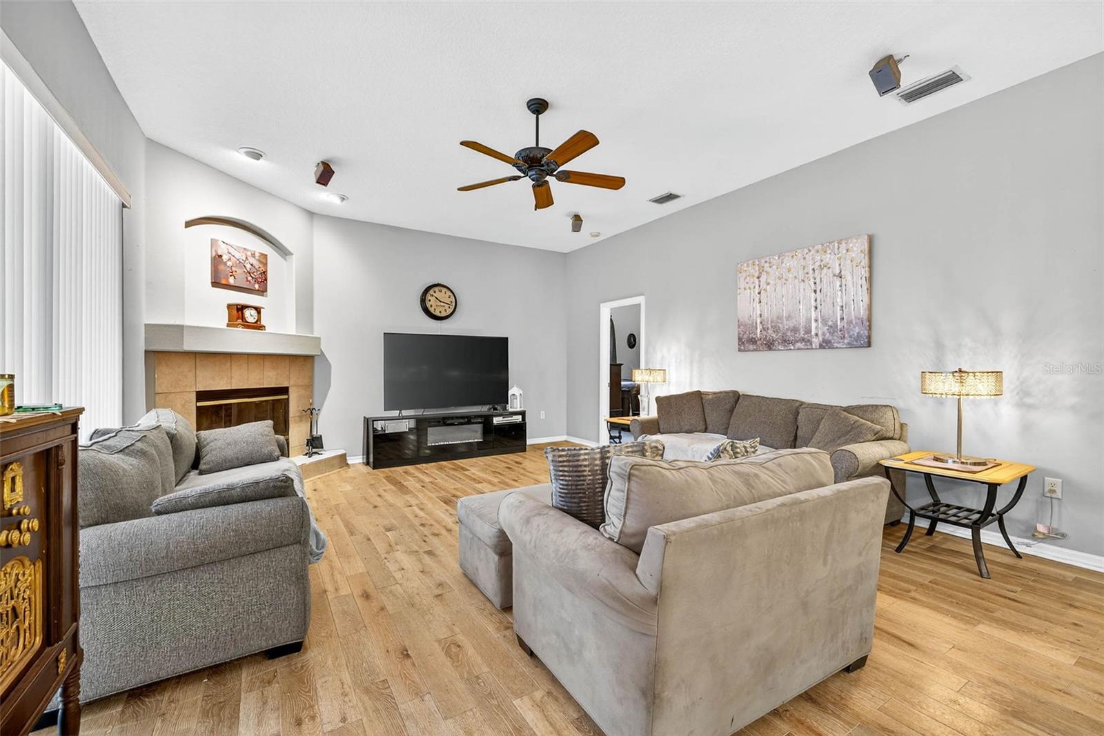 Image 17 of 48 For 7911 Pine Lands Drive