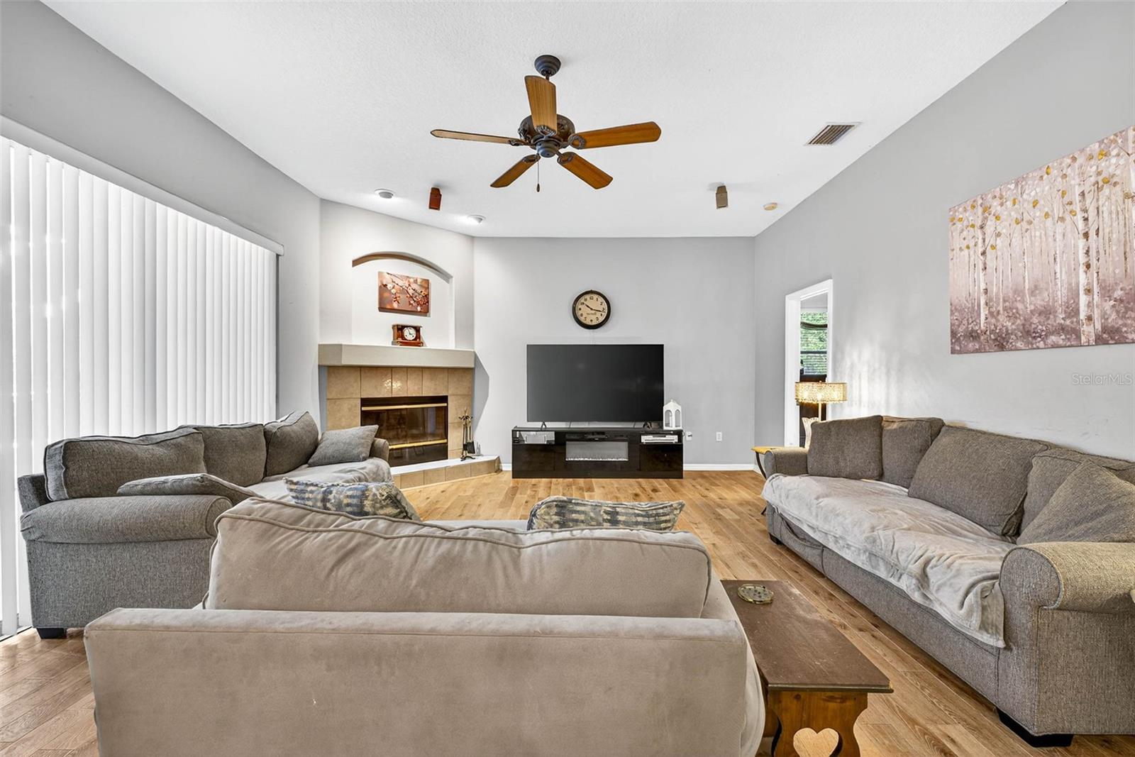 Image 18 of 48 For 7911 Pine Lands Drive