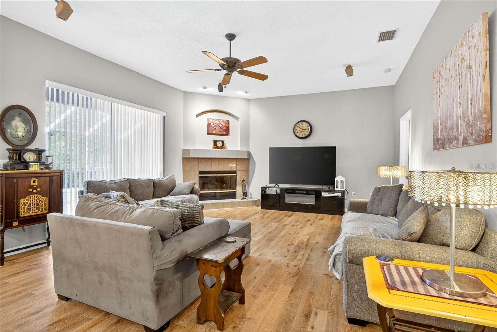 Image 19 of 48 For 7911 Pine Lands Drive