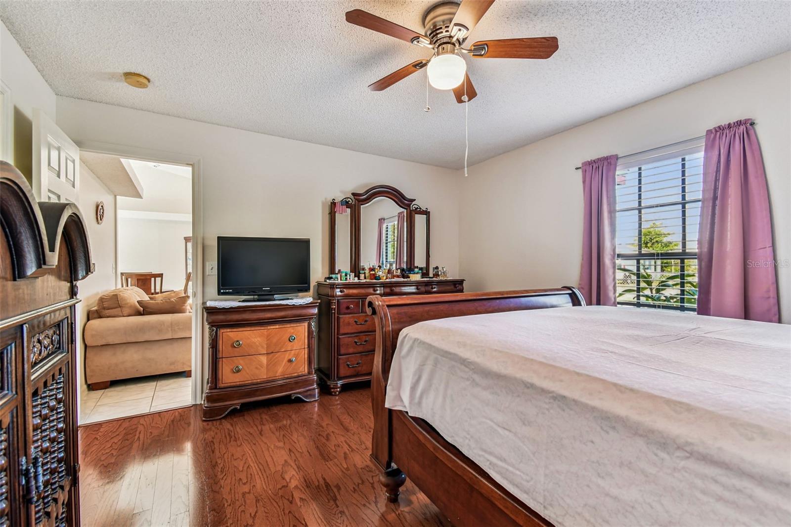 Image 12 of 28 For 460 48th Street S